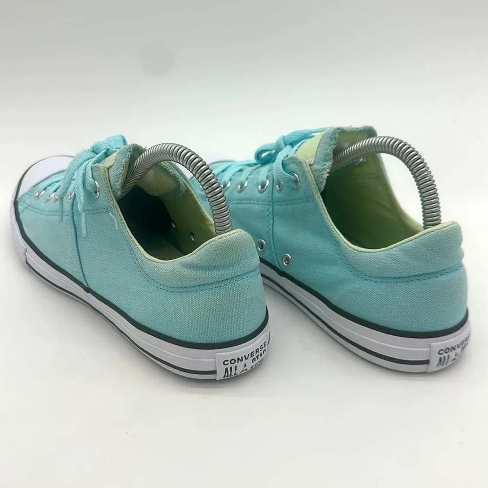 Converse All Stars Youth Size 6 Low Top Light Aqua Padded Tongue Shoes 661880F
